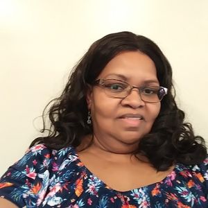 Meet your Posher, Joyce m